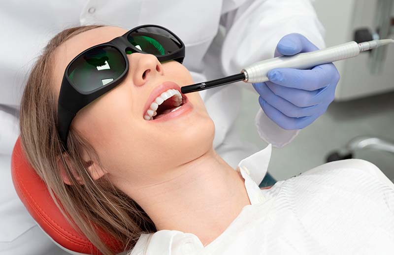 Laser terapia - Dott. Paolo Cumani - Dentista